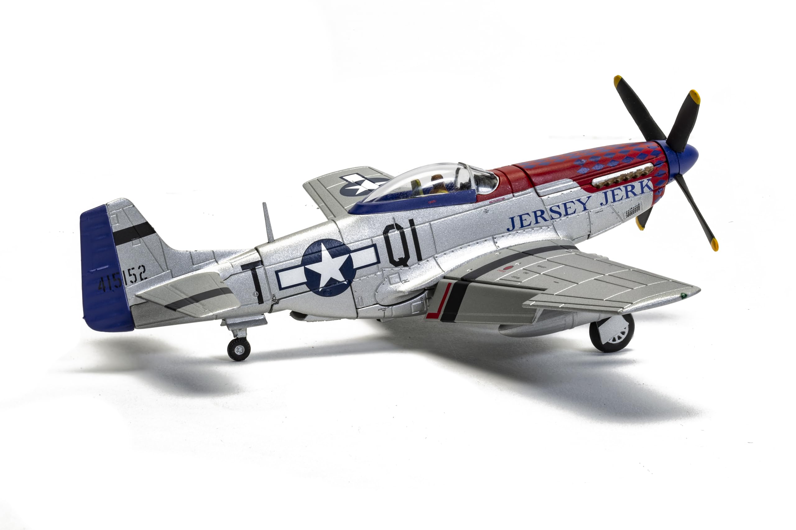 Amazon.com: Corgi AA27708 North American P-51D Mustang, 44-15152